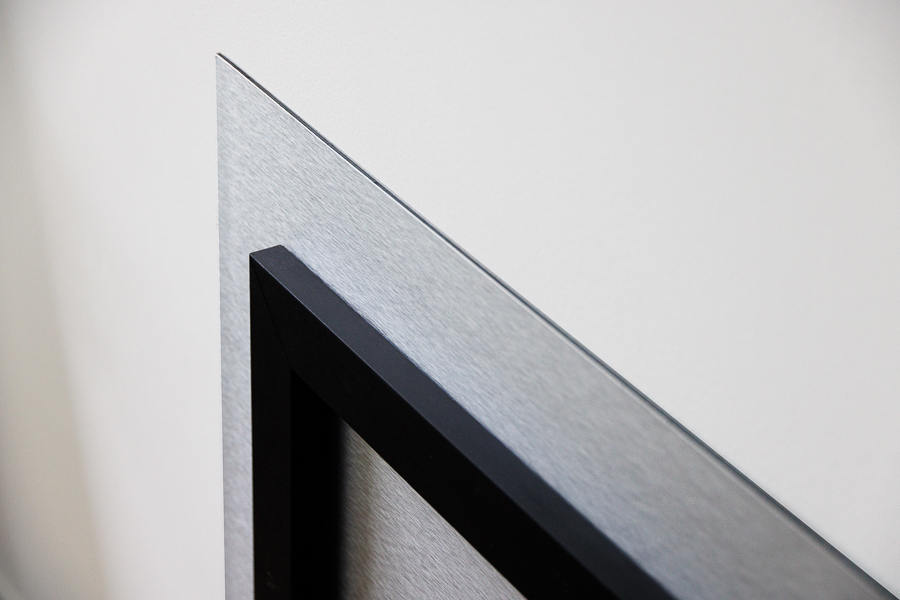 arrière métal brossé